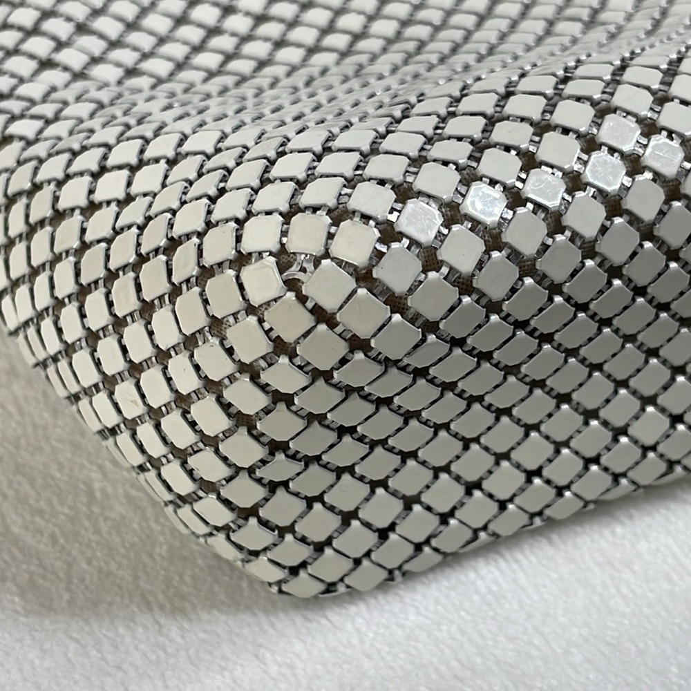 🪸 Vintage Whiting & Davis White Metal Mesh Clutch - Picture 4 of 12